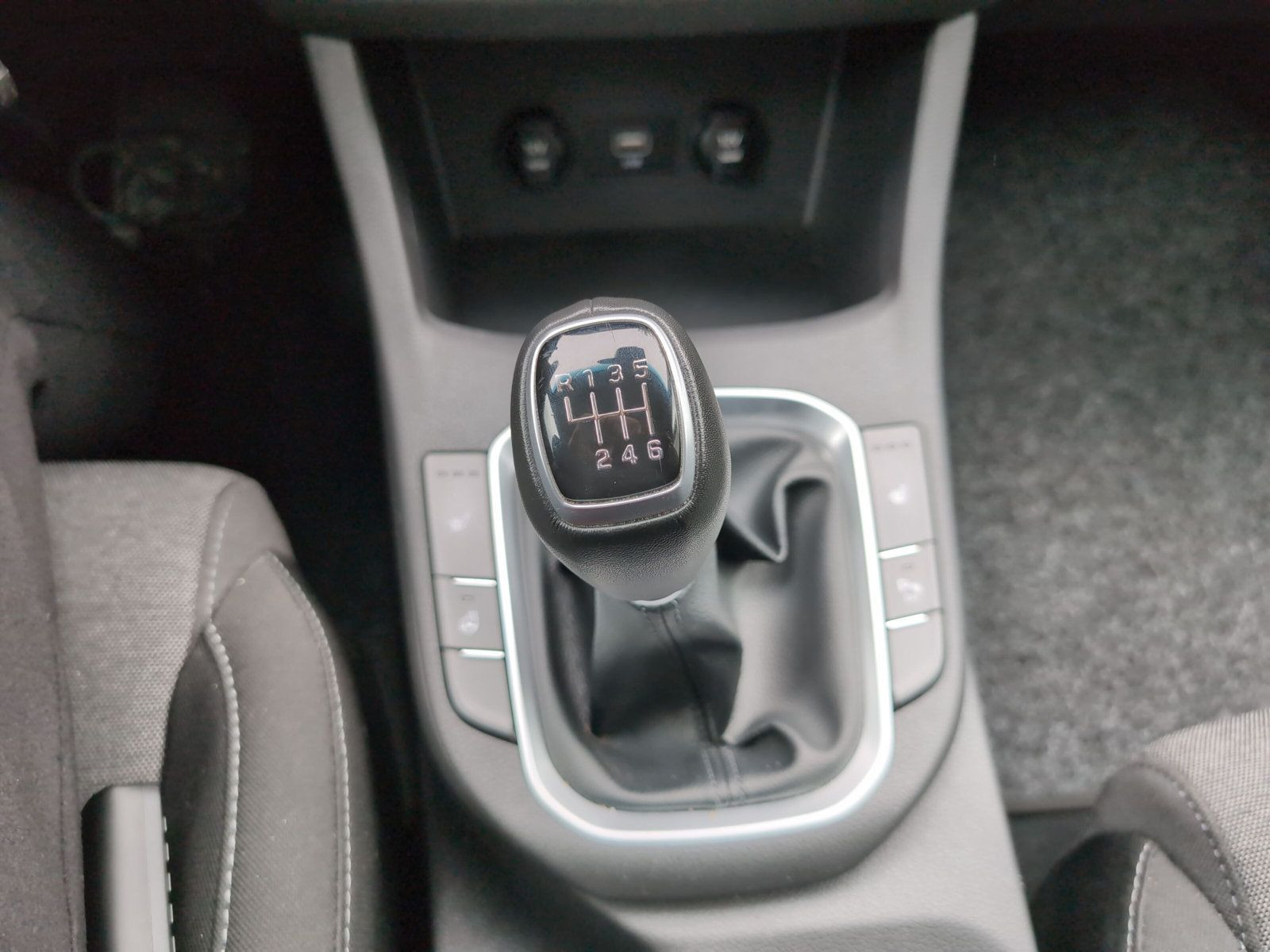 Hyundai - i30_12