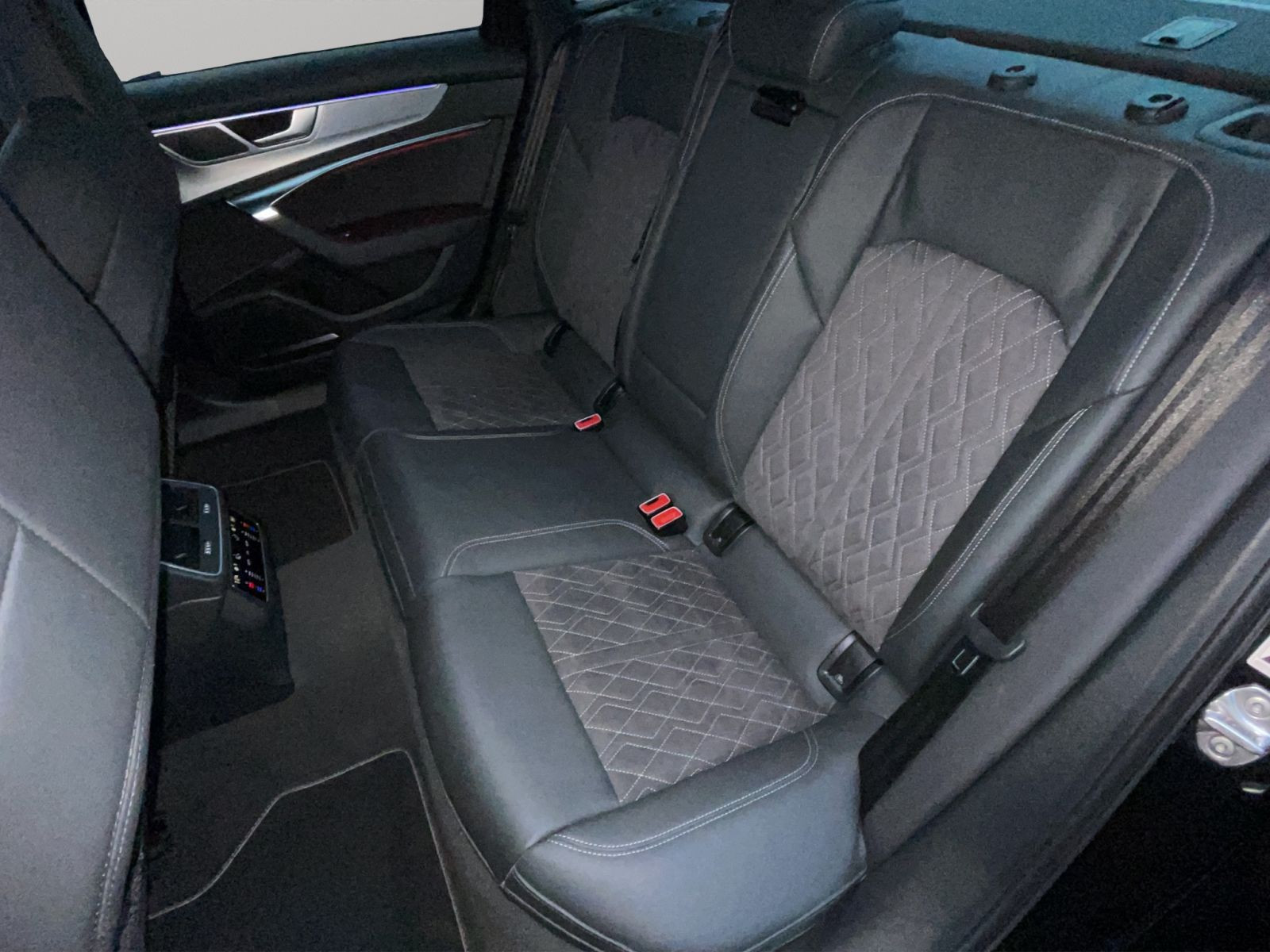 Audi - S6_18