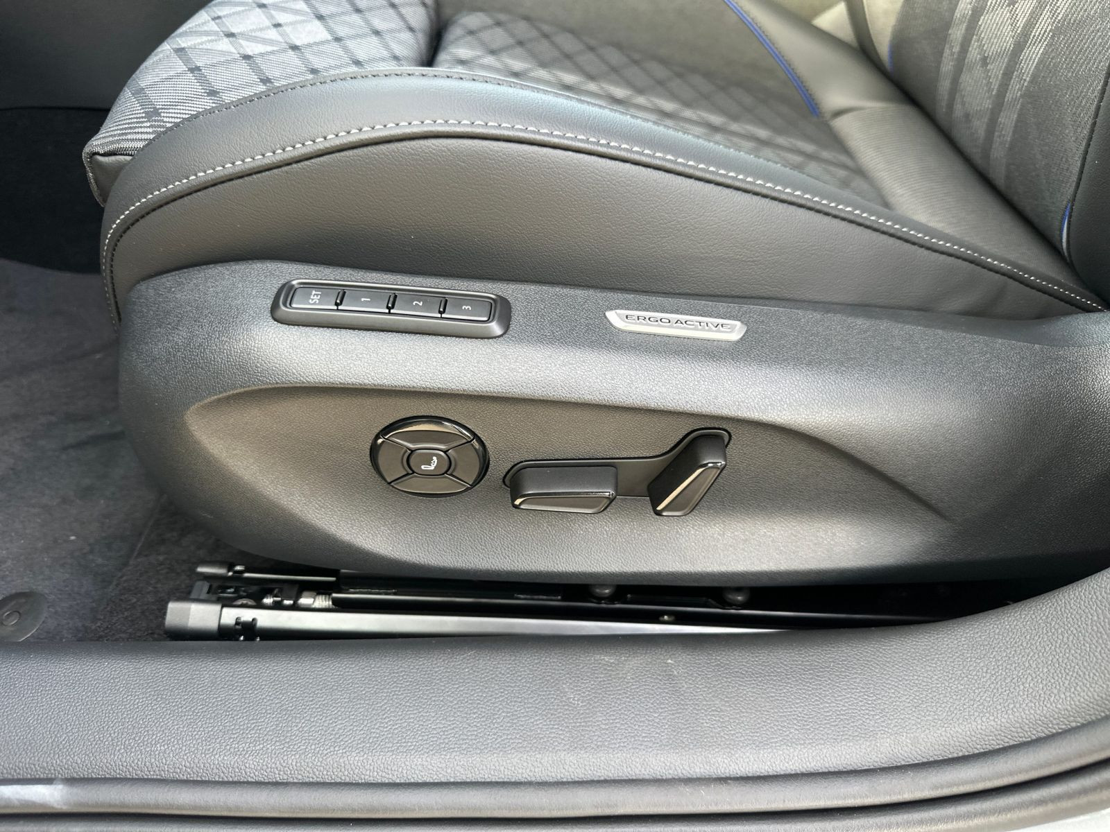 Volkswagen - Passat Variant_18