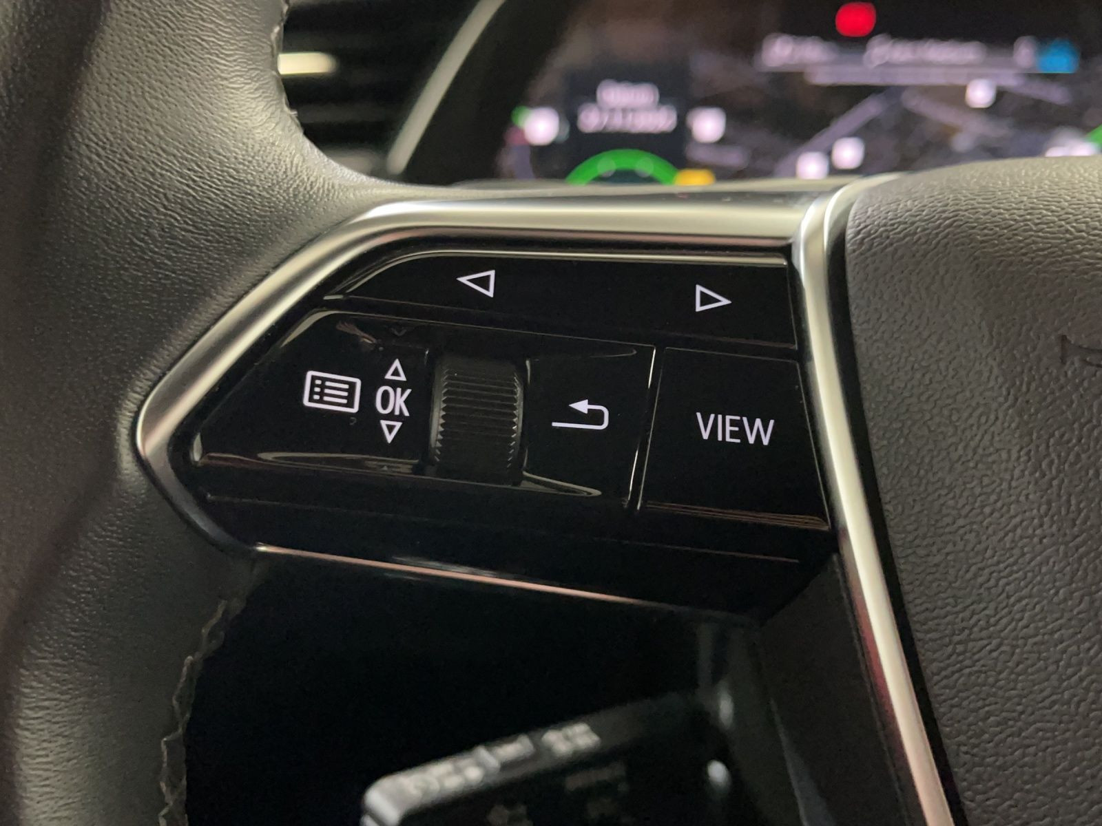 Audi - Q8 Sportback e-tron_24