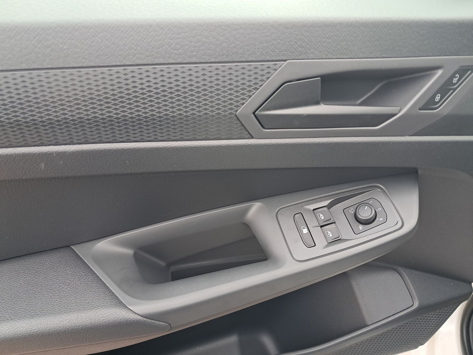 Volkswagen - Caddy Cargo_16