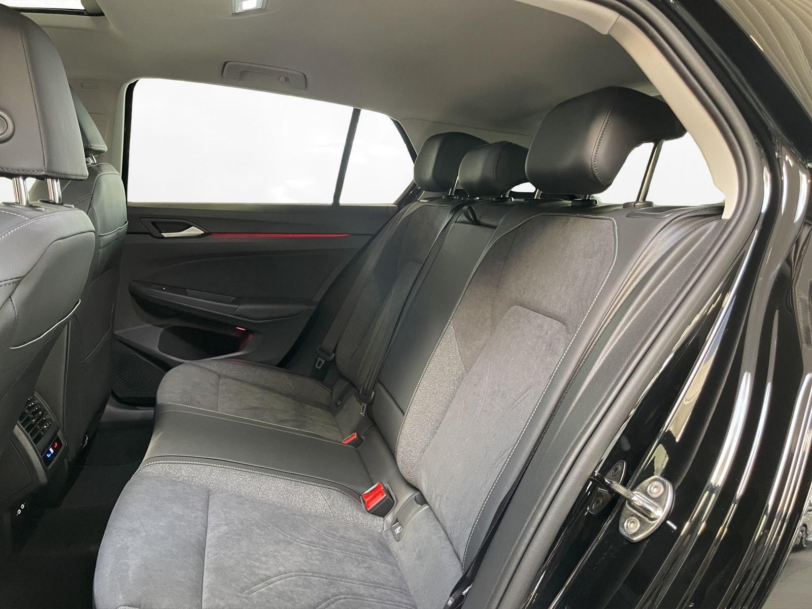 Volkswagen - Golf_11