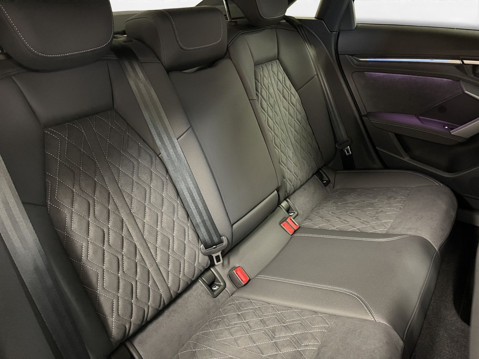 Audi - S3 Limousine_19
