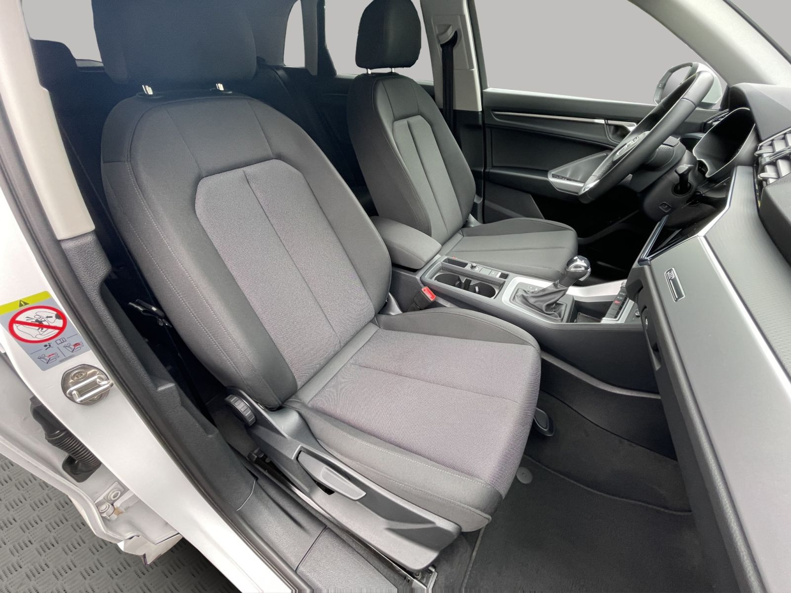 Audi - Q3_19