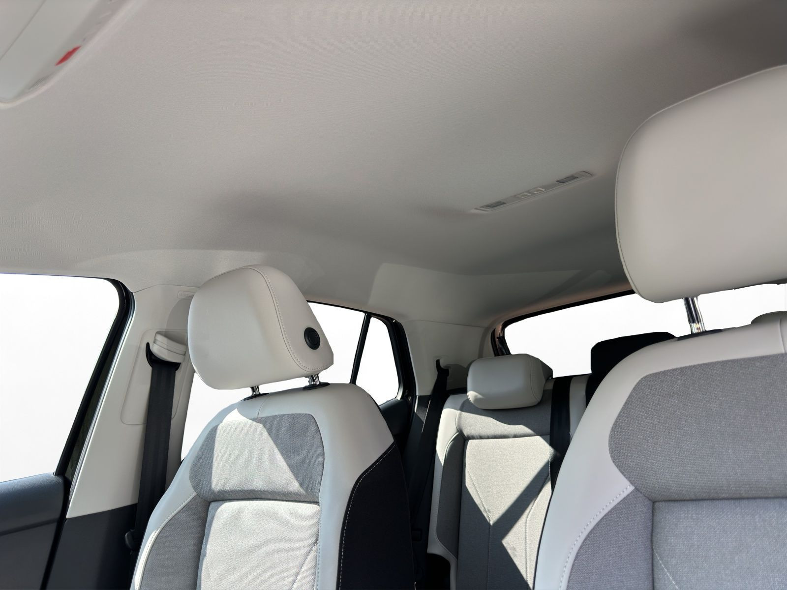 Volkswagen - T-Cross_11