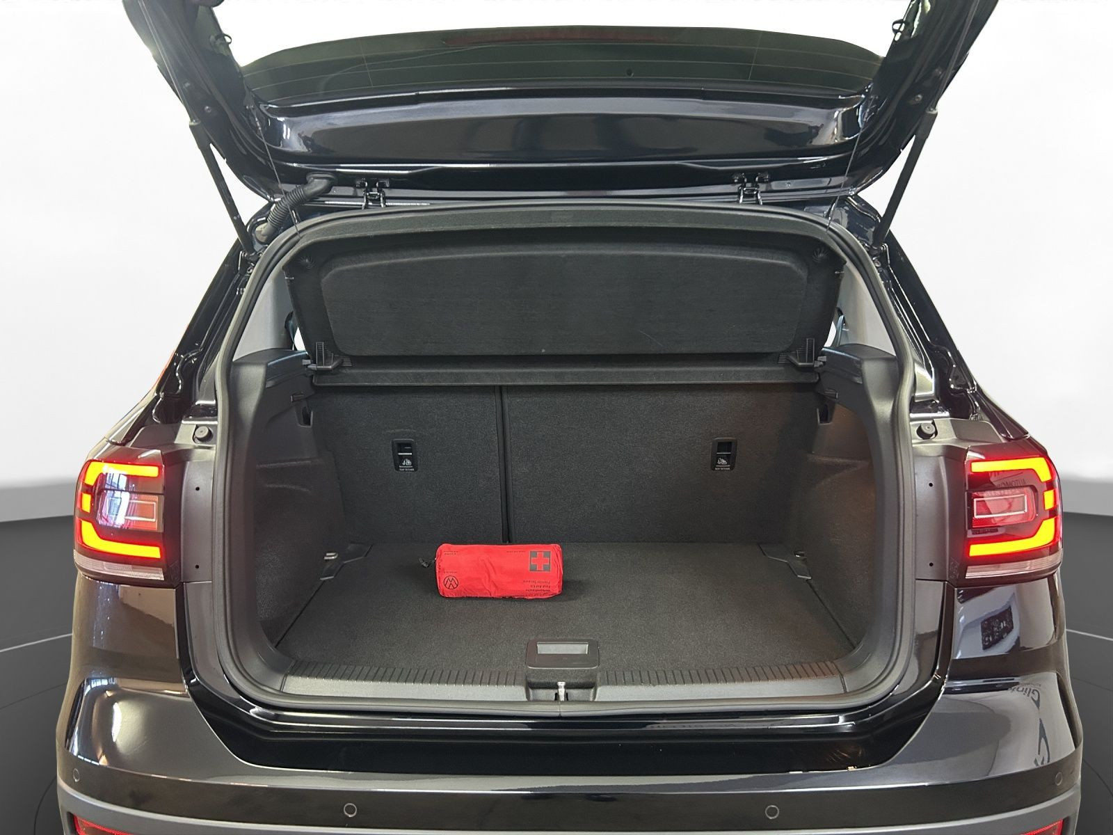 Volkswagen - T-Cross_24