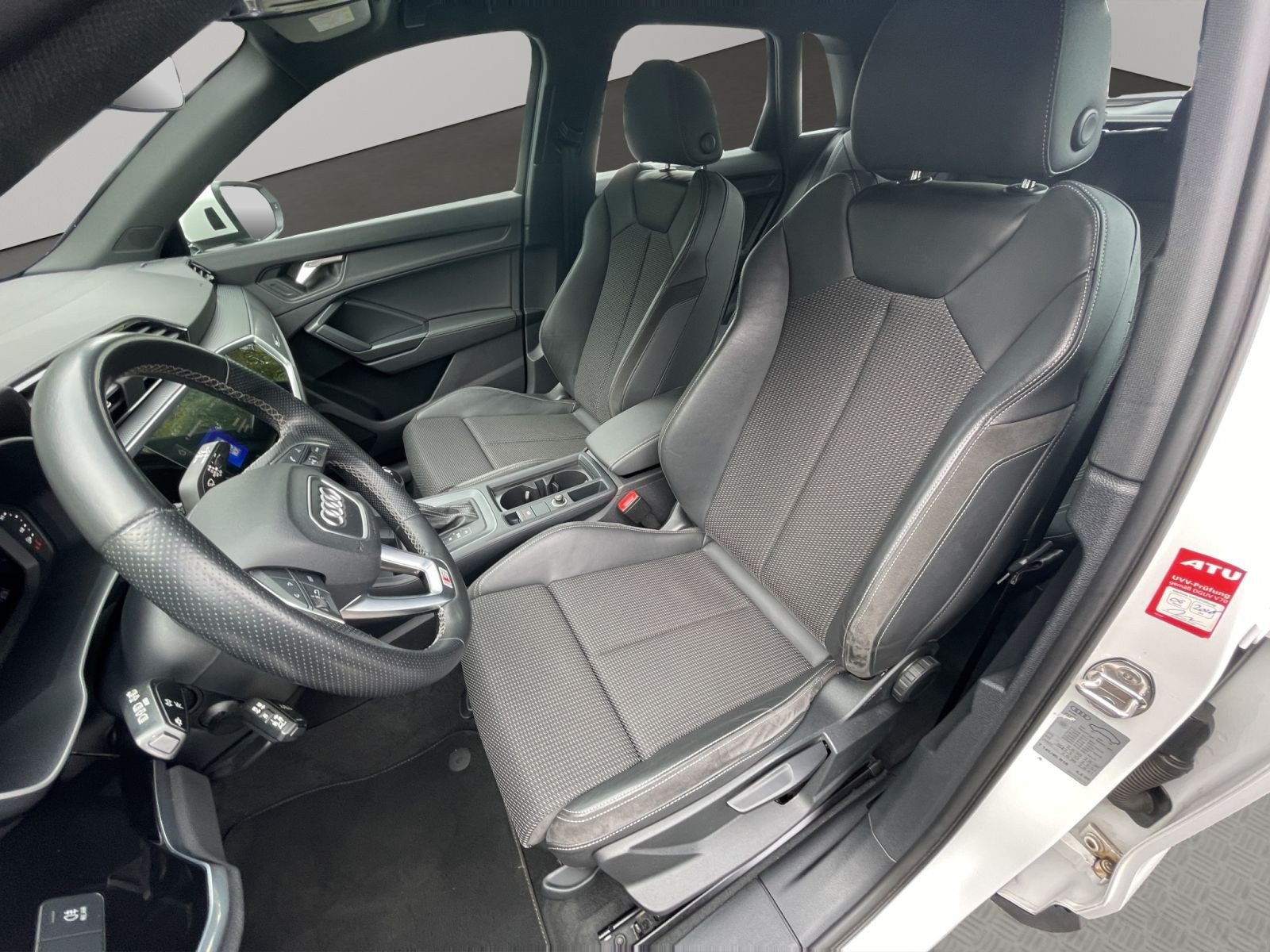 Audi - Q3_11