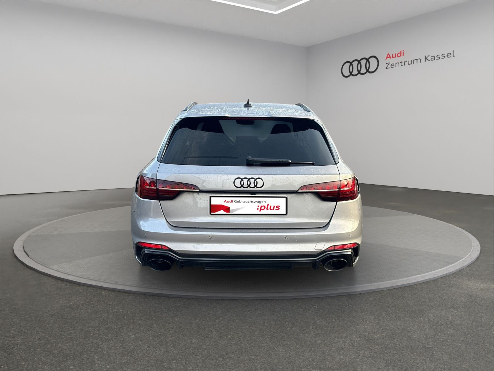 Audi - RS 4_5
