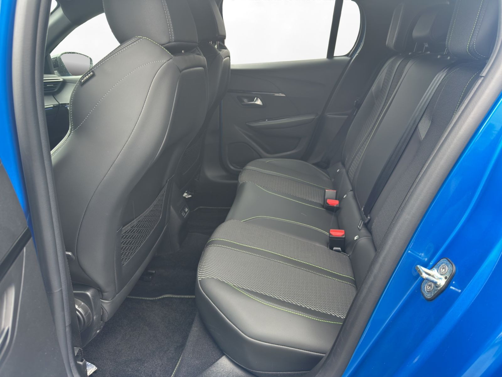 Peugeot - 208_12