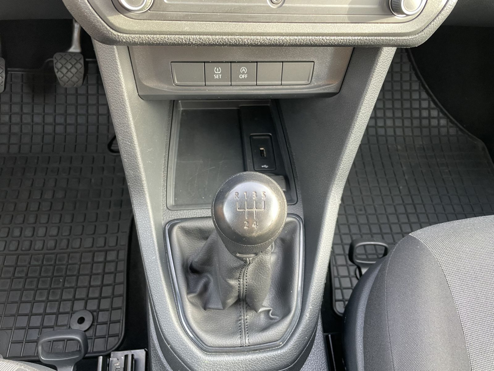 Volkswagen - Caddy Maxi_15