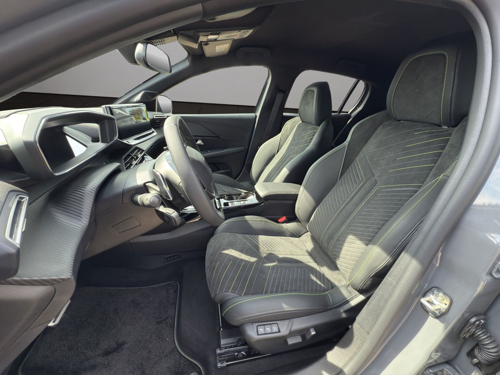 Peugeot - 208_9