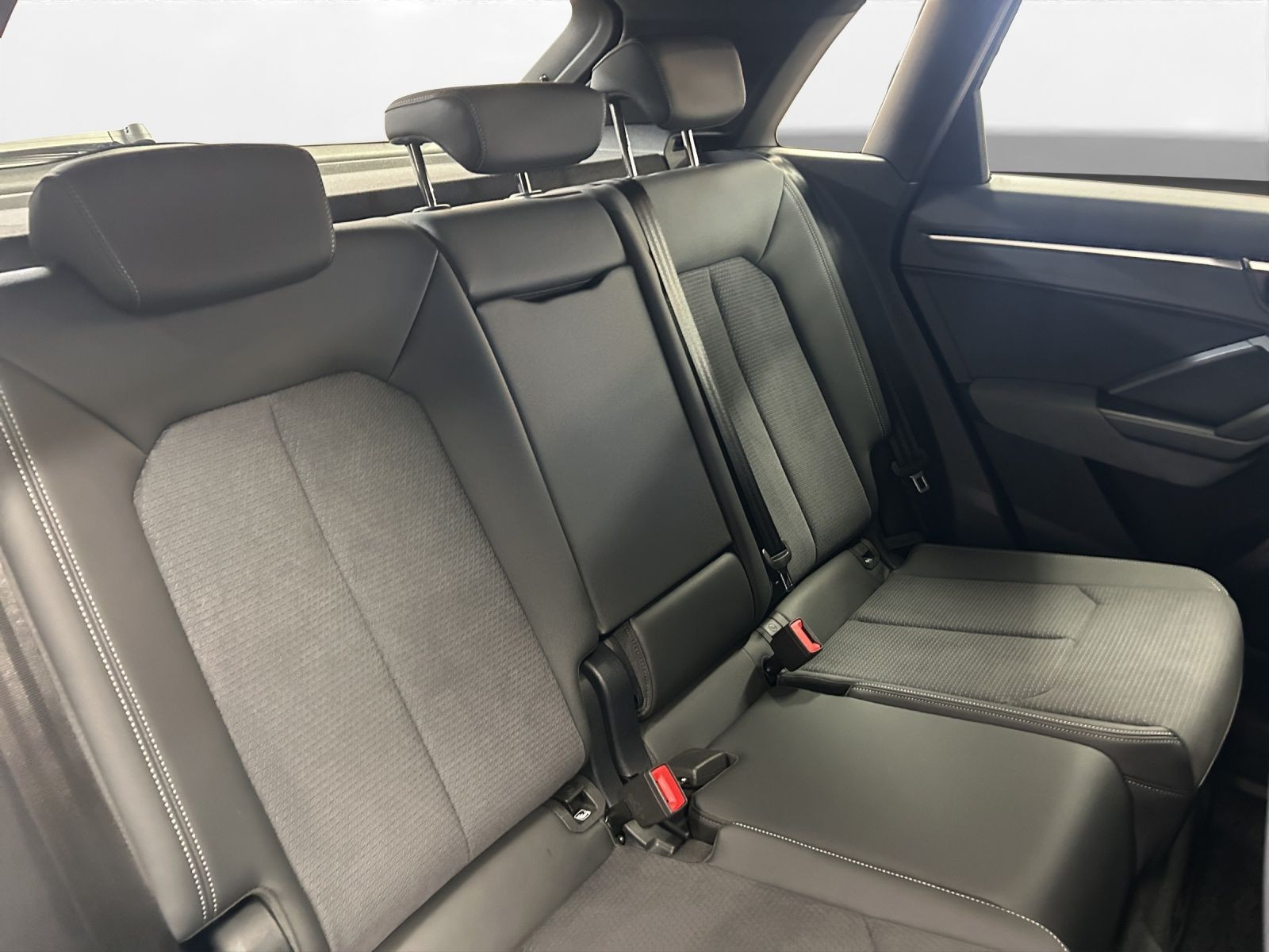 Audi - Q3_19