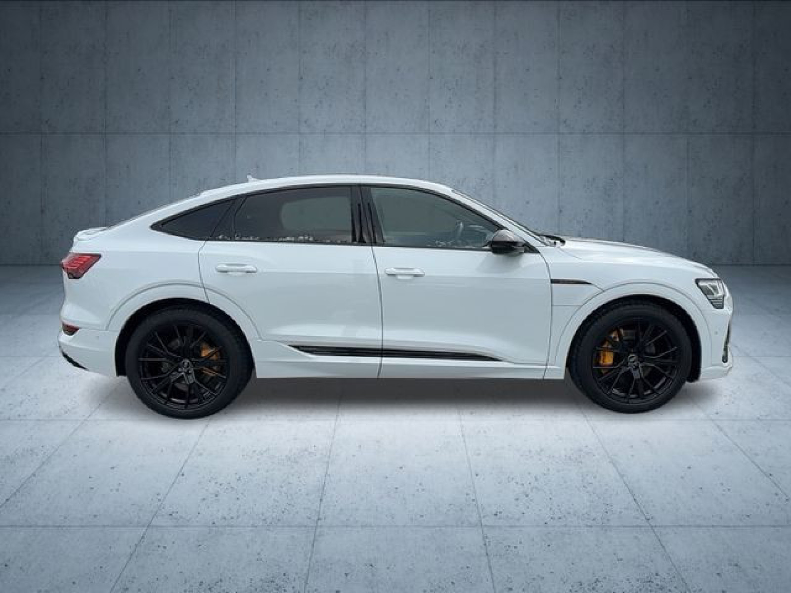 Audi - e-tron Sportback_8