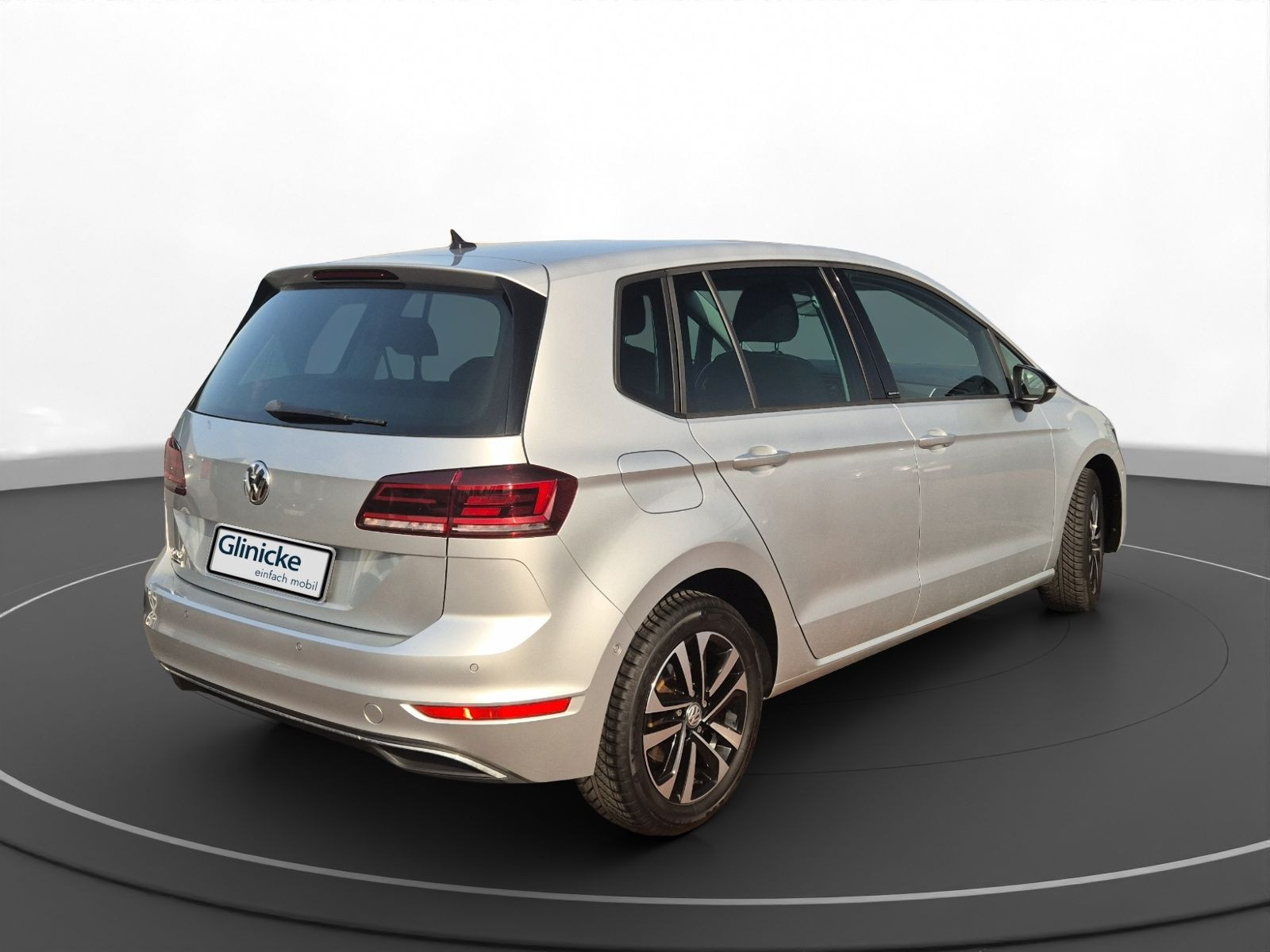 Volkswagen - Golf Sportsvan_11