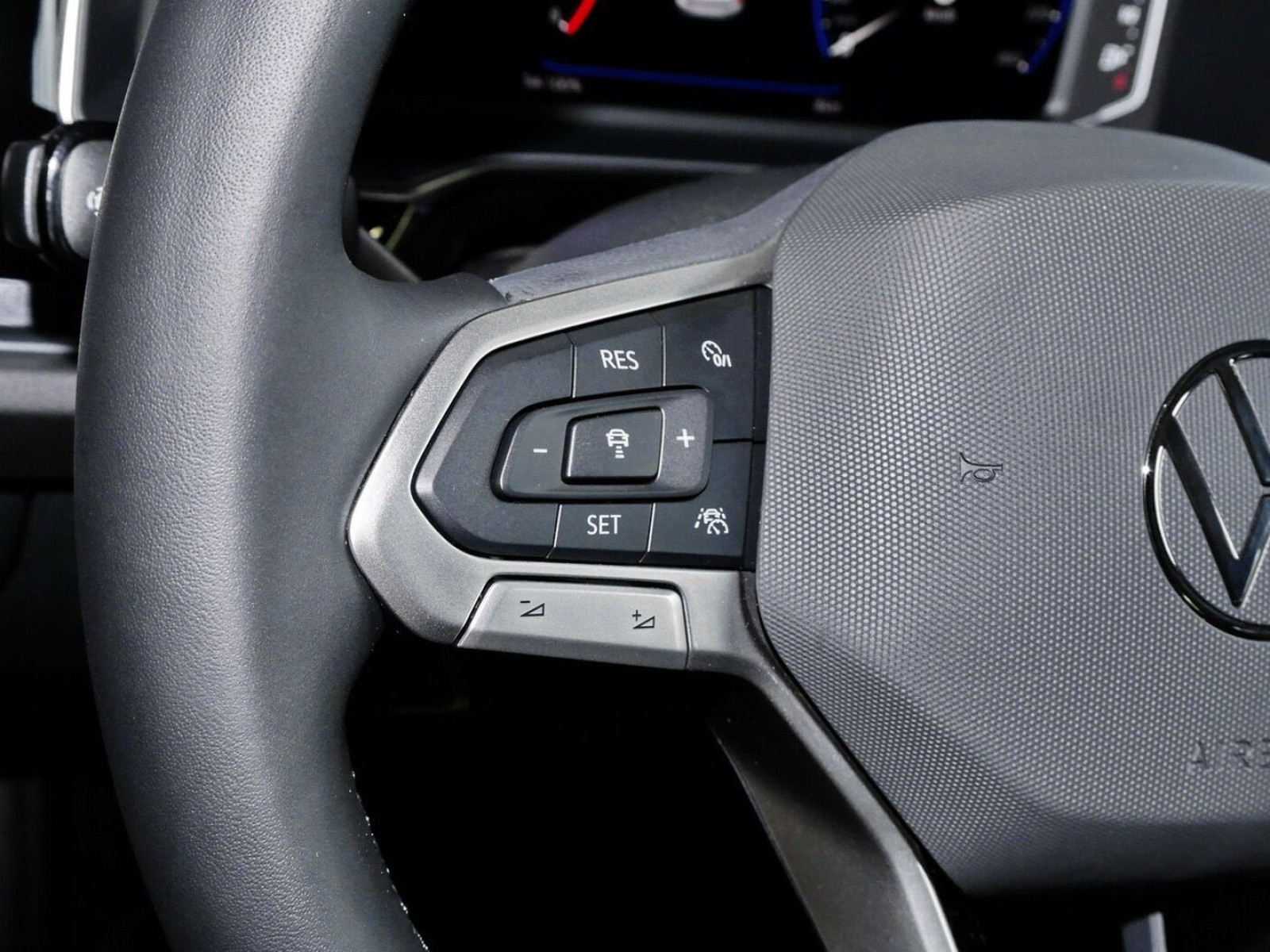 Volkswagen - Polo_11