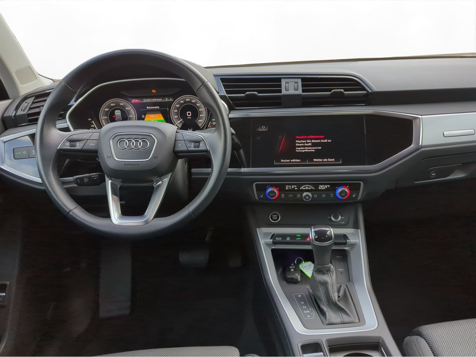 Audi - Q3_4