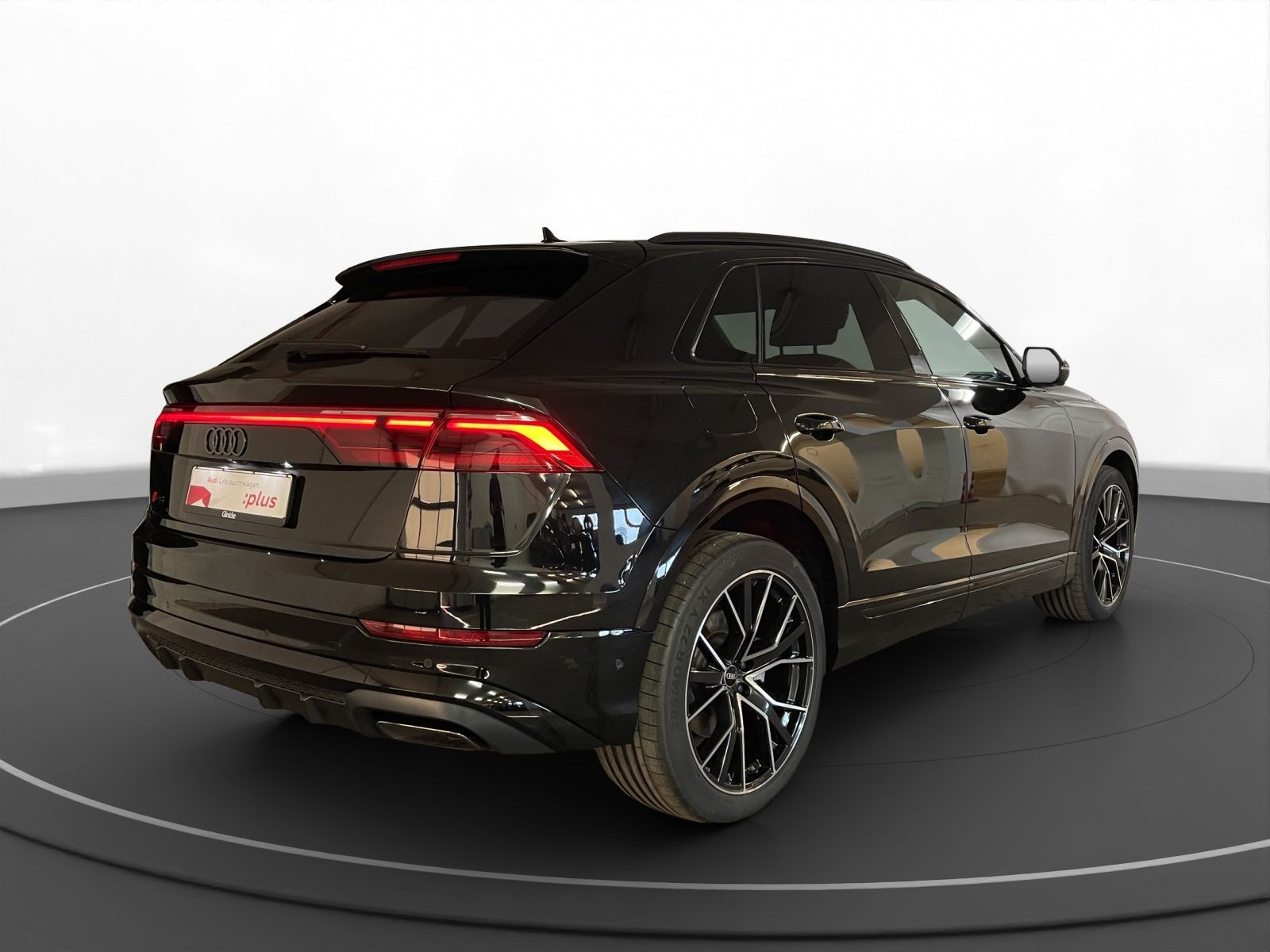 Audi - Q8_6 Audi - Q8_6