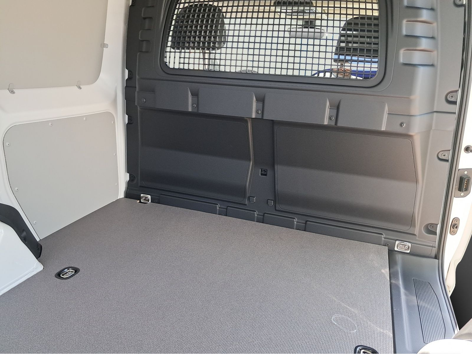 Volkswagen - Caddy Cargo_13