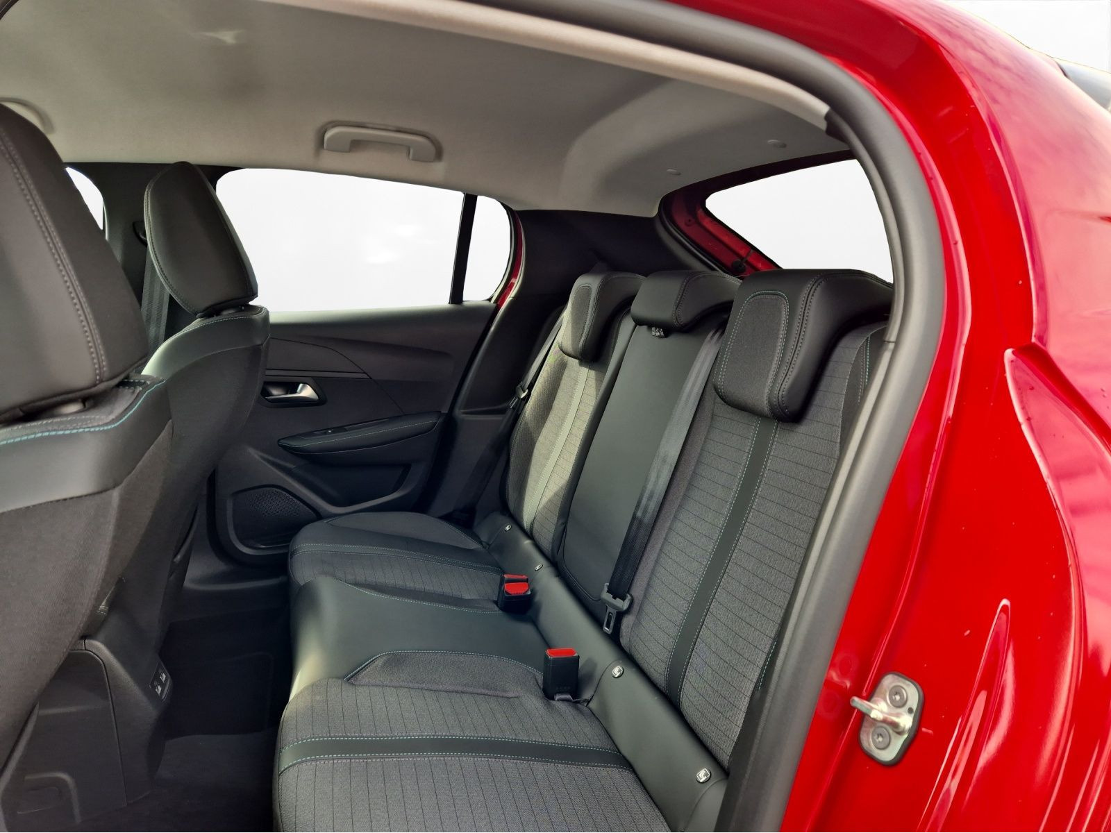 Peugeot - 208_5