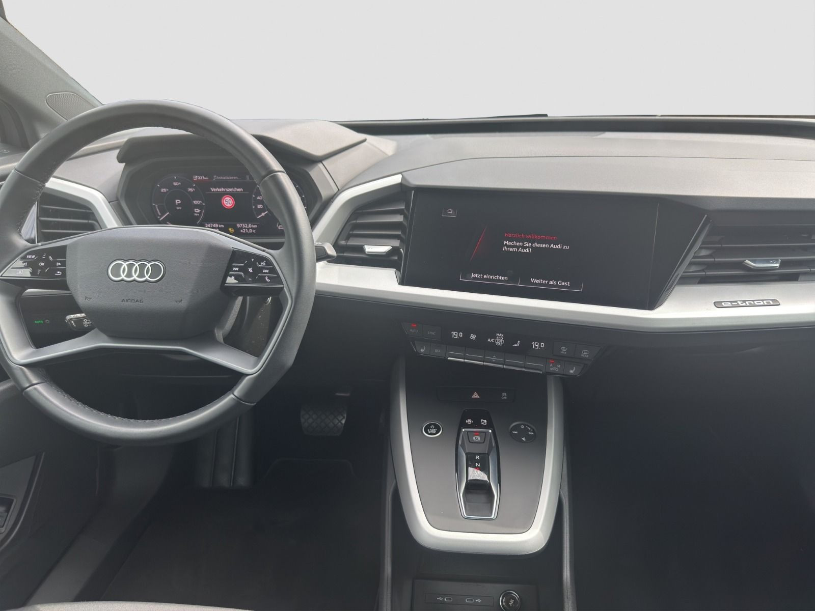 Audi - Q4_13