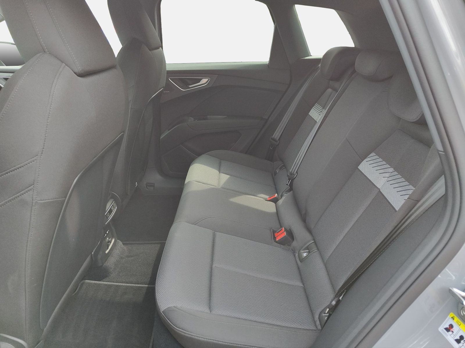 Audi - Q4 e-tron_5