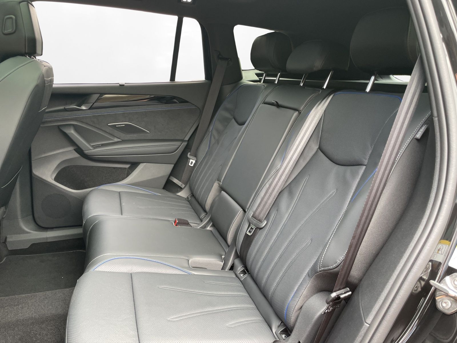 Volkswagen - Tayron_10