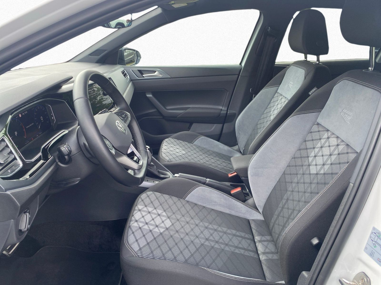 Volkswagen - Polo_8