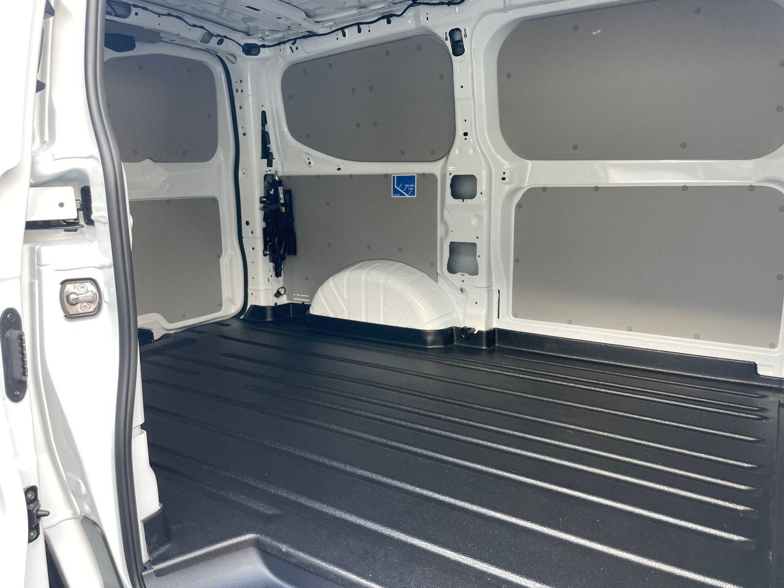 Volkswagen - T7 Transporter_8