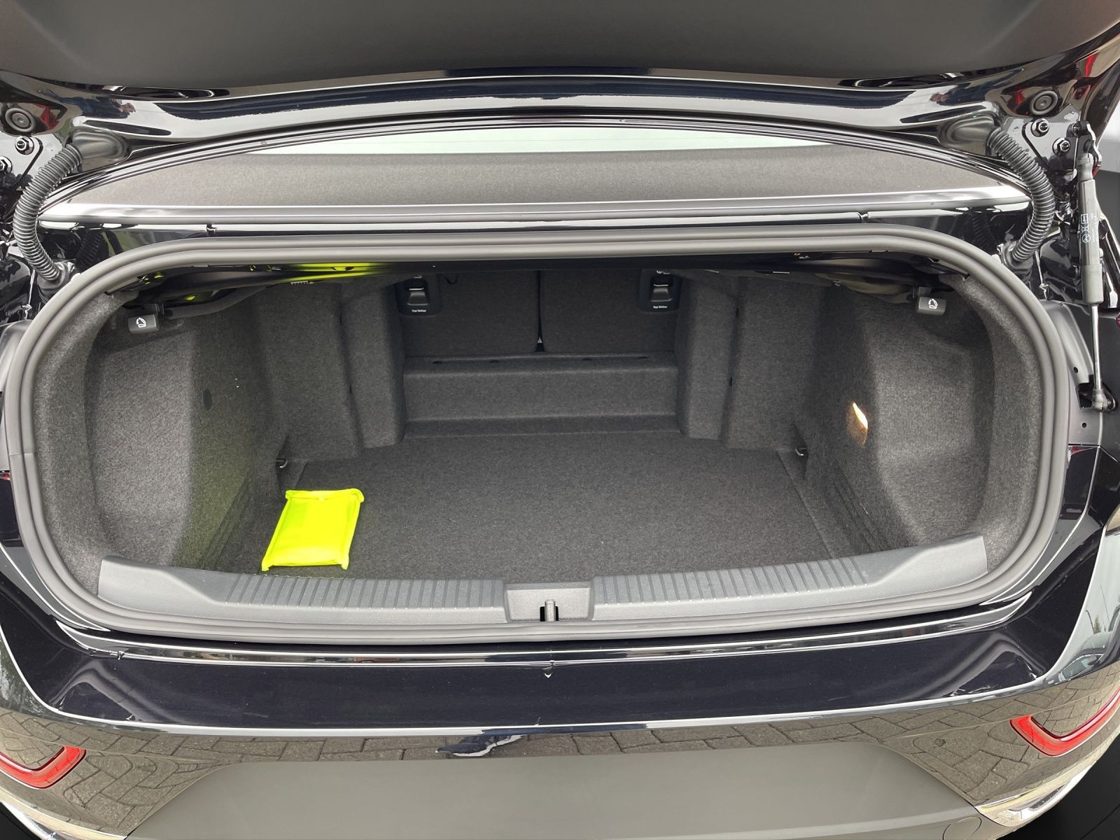 Volkswagen - T-Roc Cabriolet_20