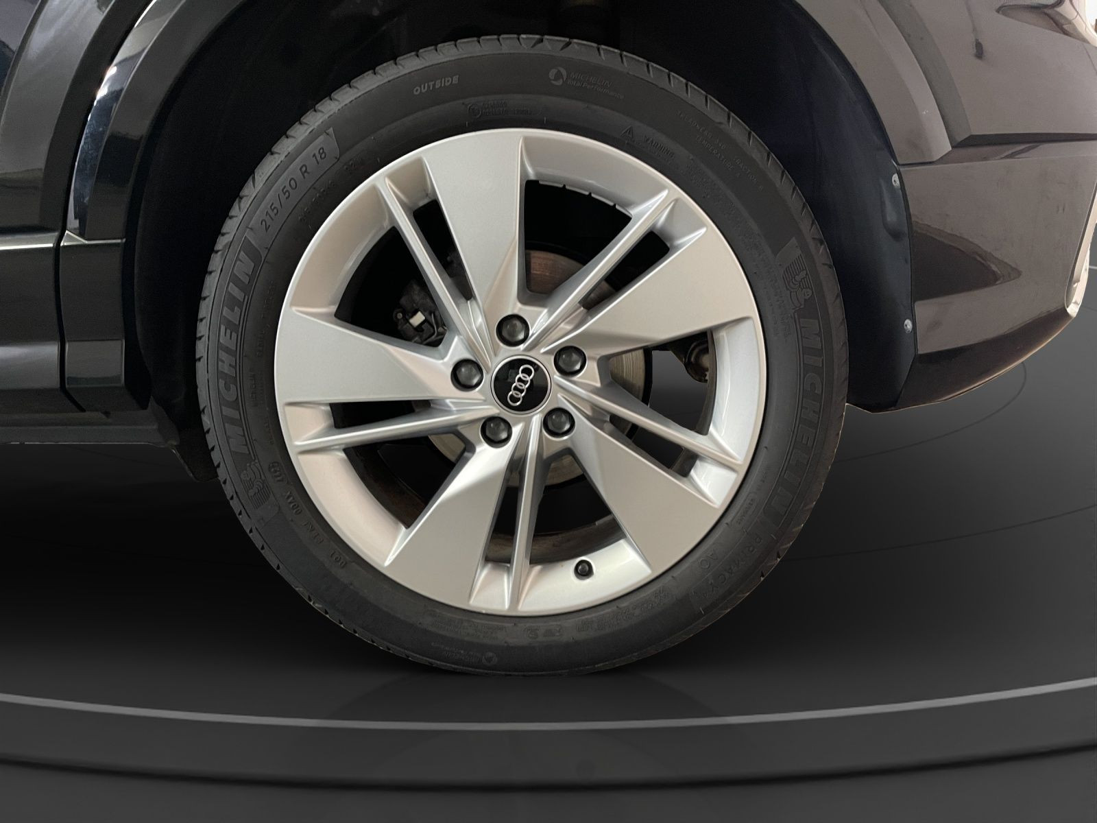 Audi - Q2_14