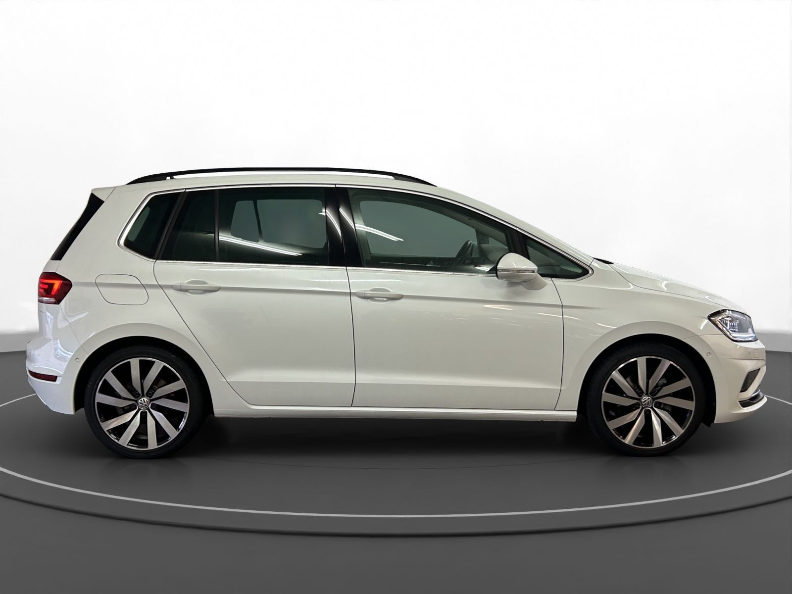 Volkswagen - Golf Sportsvan_7