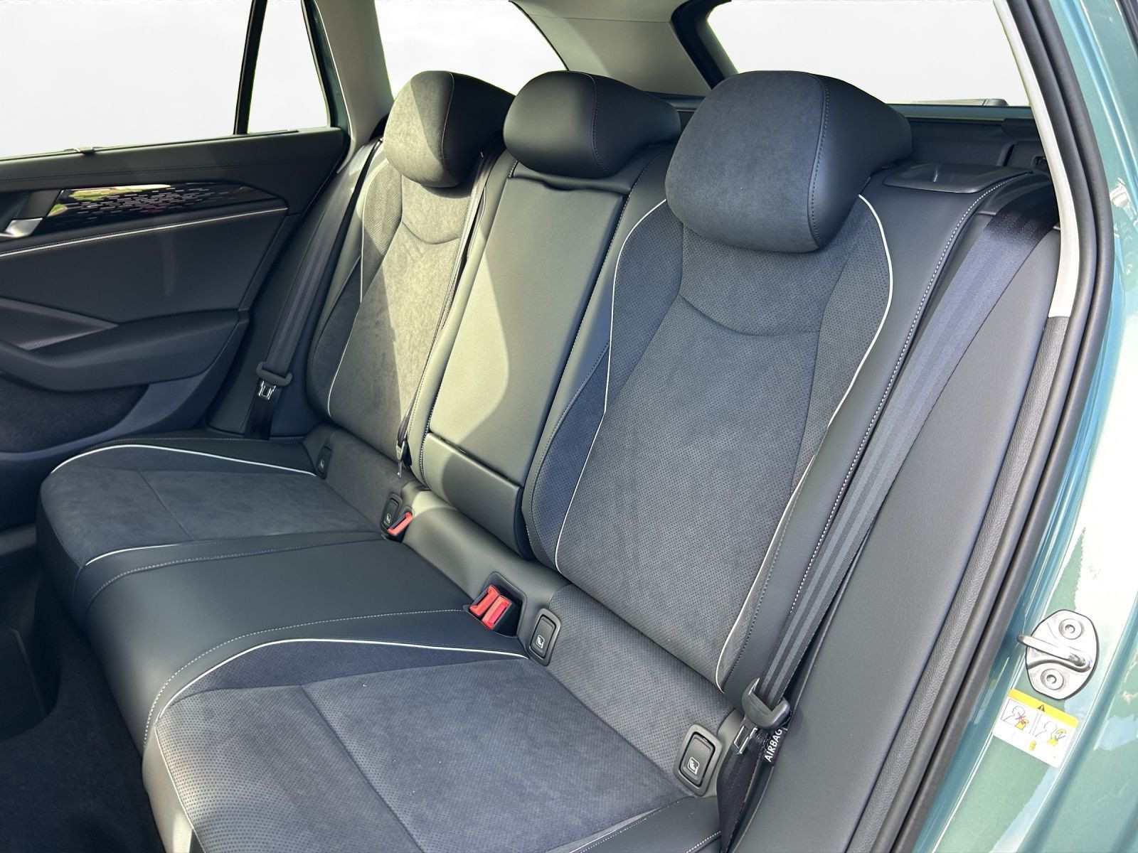 Volkswagen - Passat_11