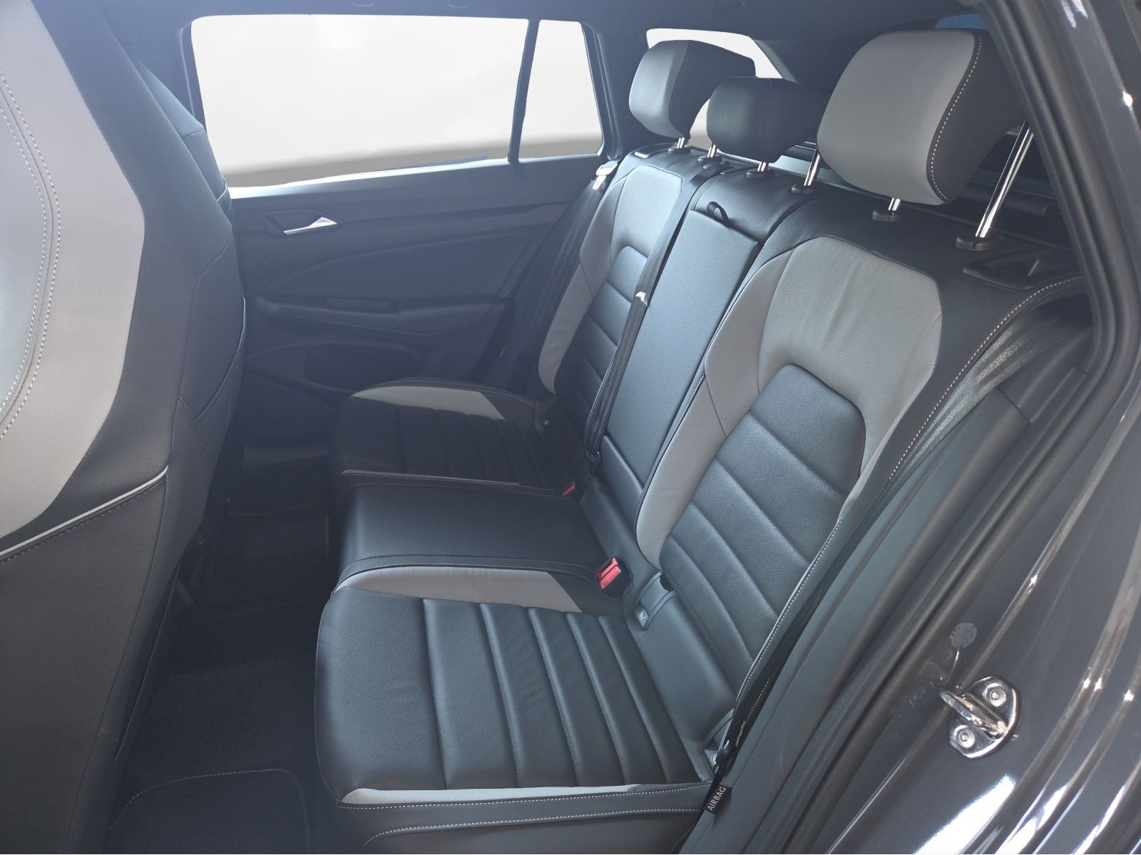 Volkswagen - Golf Variant_11