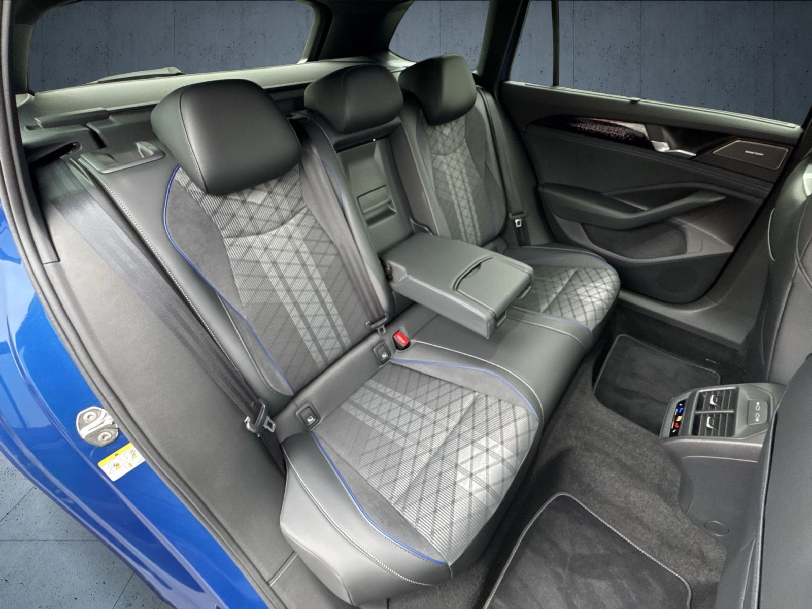 Volkswagen - Passat Variant_17
