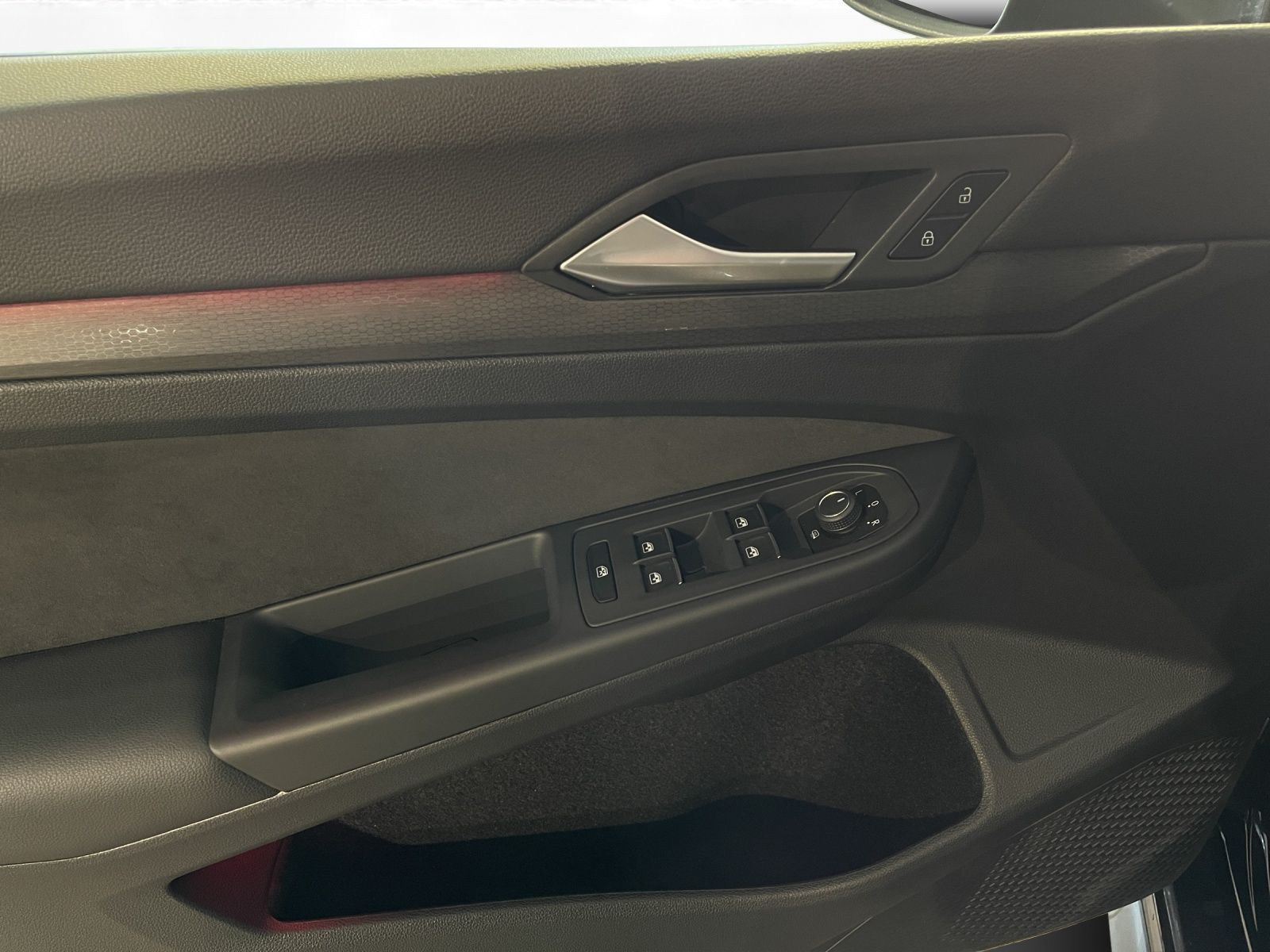 Volkswagen - Golf GTI_12