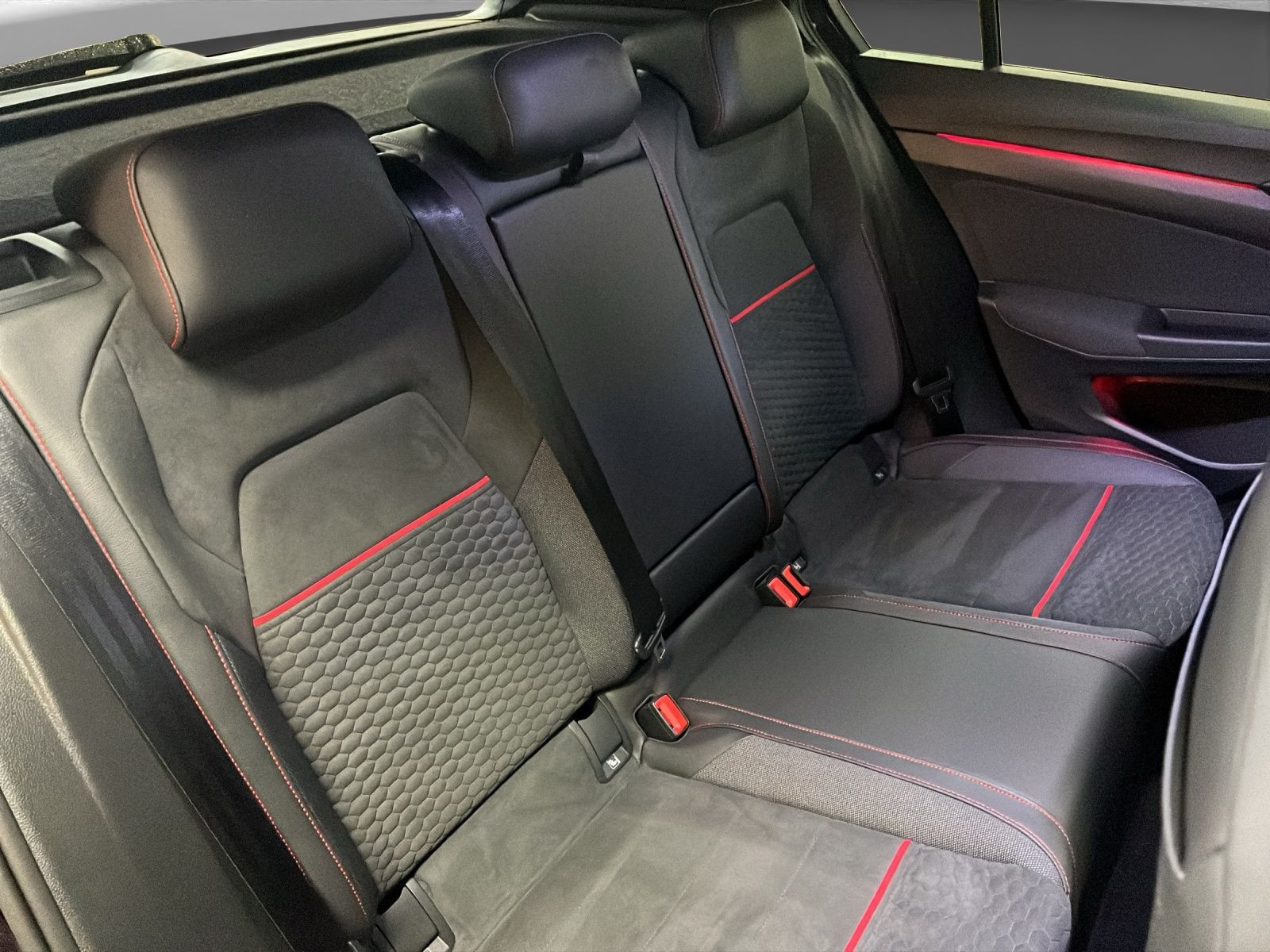 Volkswagen - Golf GTI_19