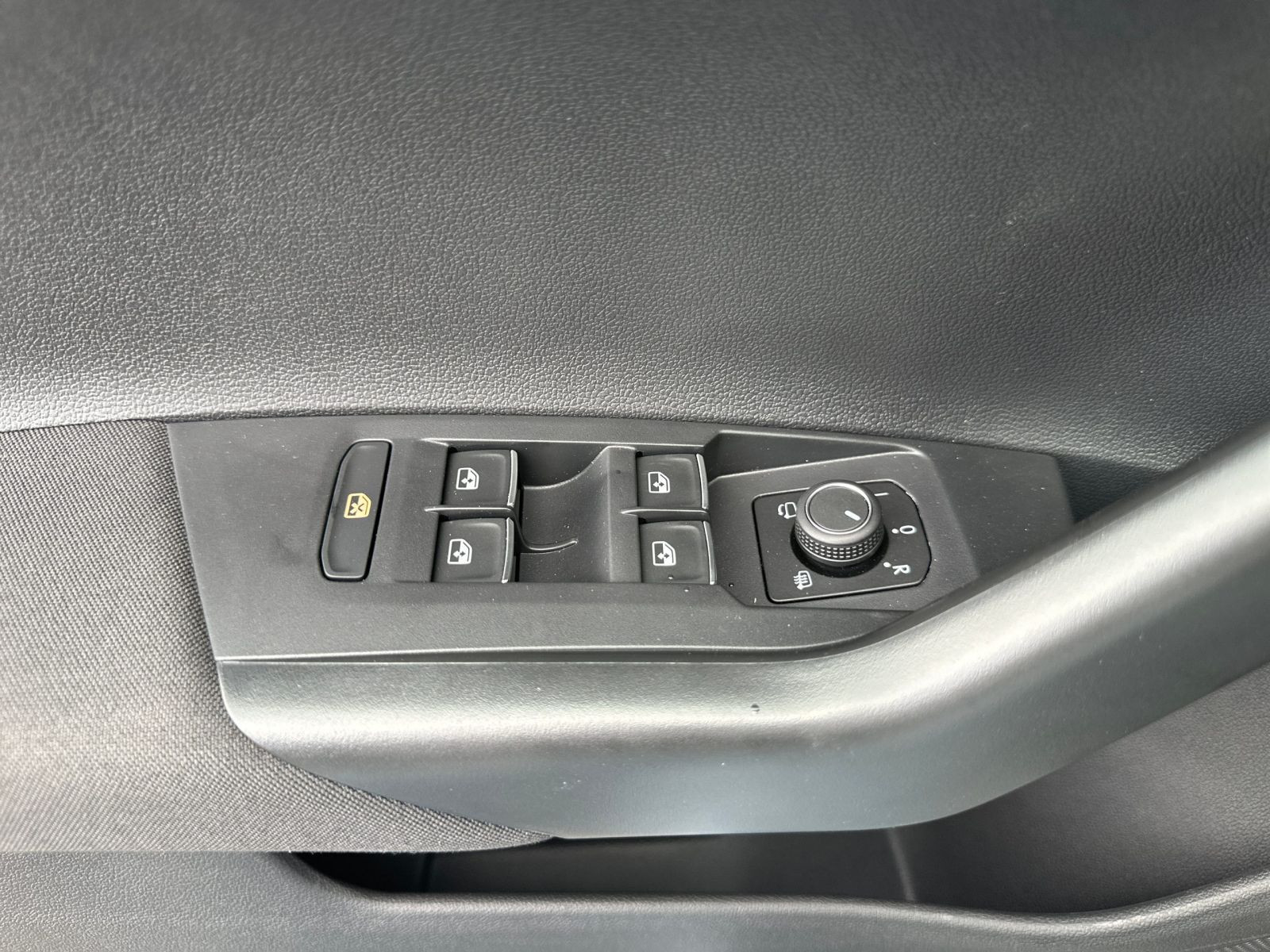 Volkswagen - Polo_16