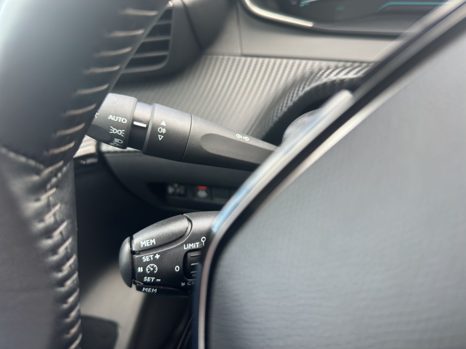Peugeot - 208_15