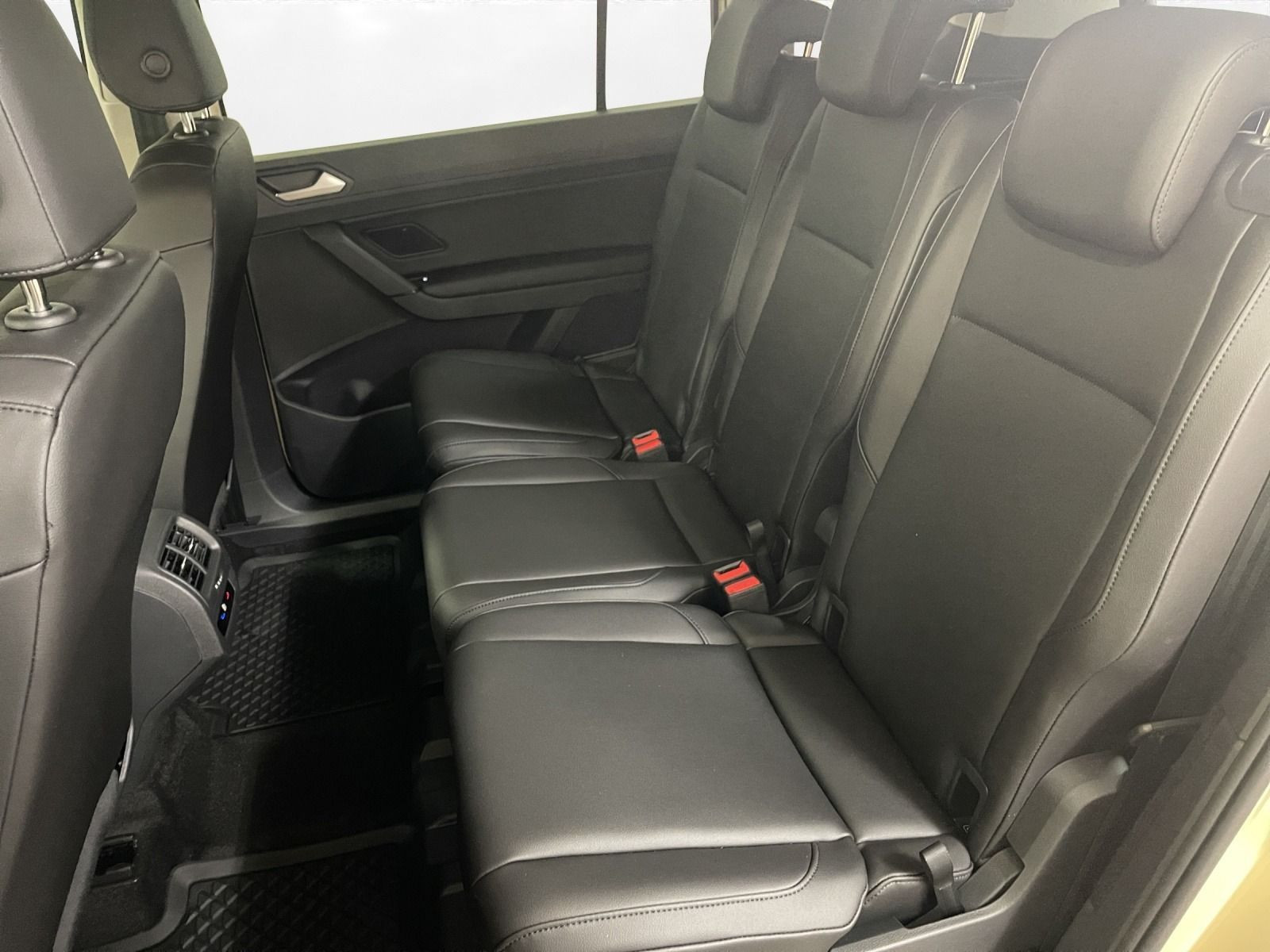Volkswagen - Touran_15