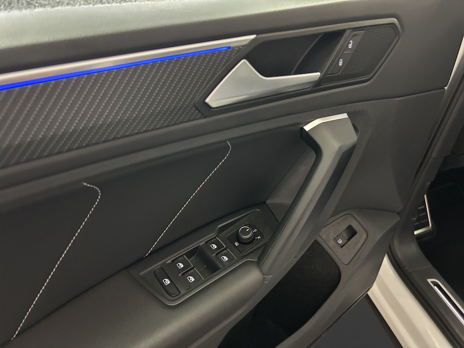 Volkswagen - Tiguan_12