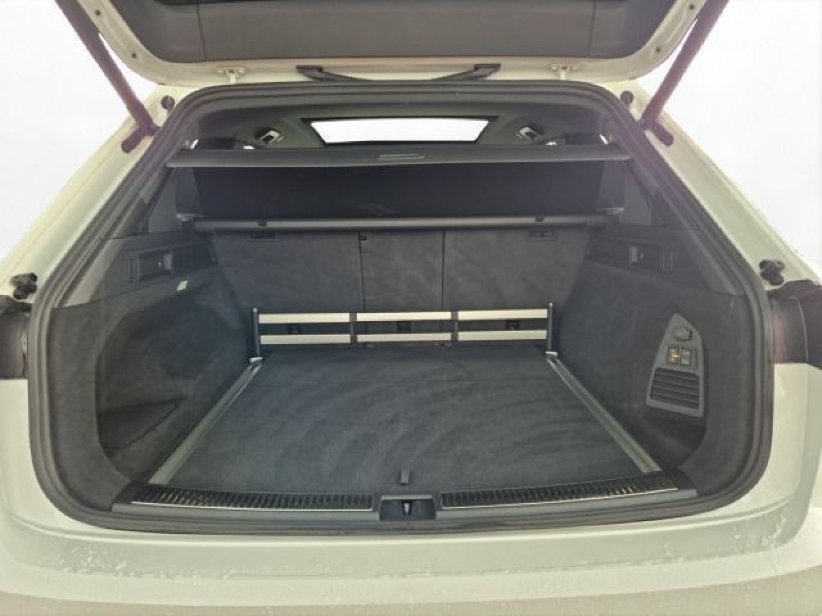 Volkswagen - Touareg_10