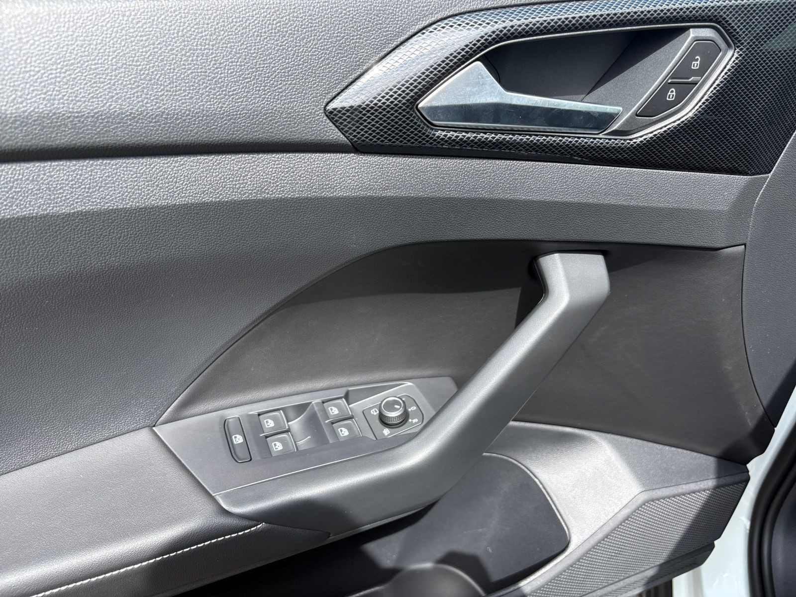 Volkswagen - T-Cross_16