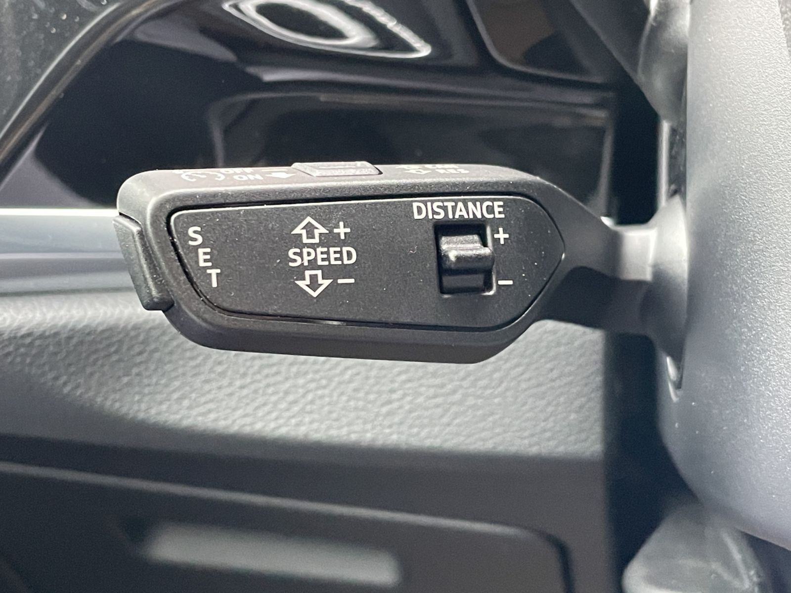 Audi - Q3_23