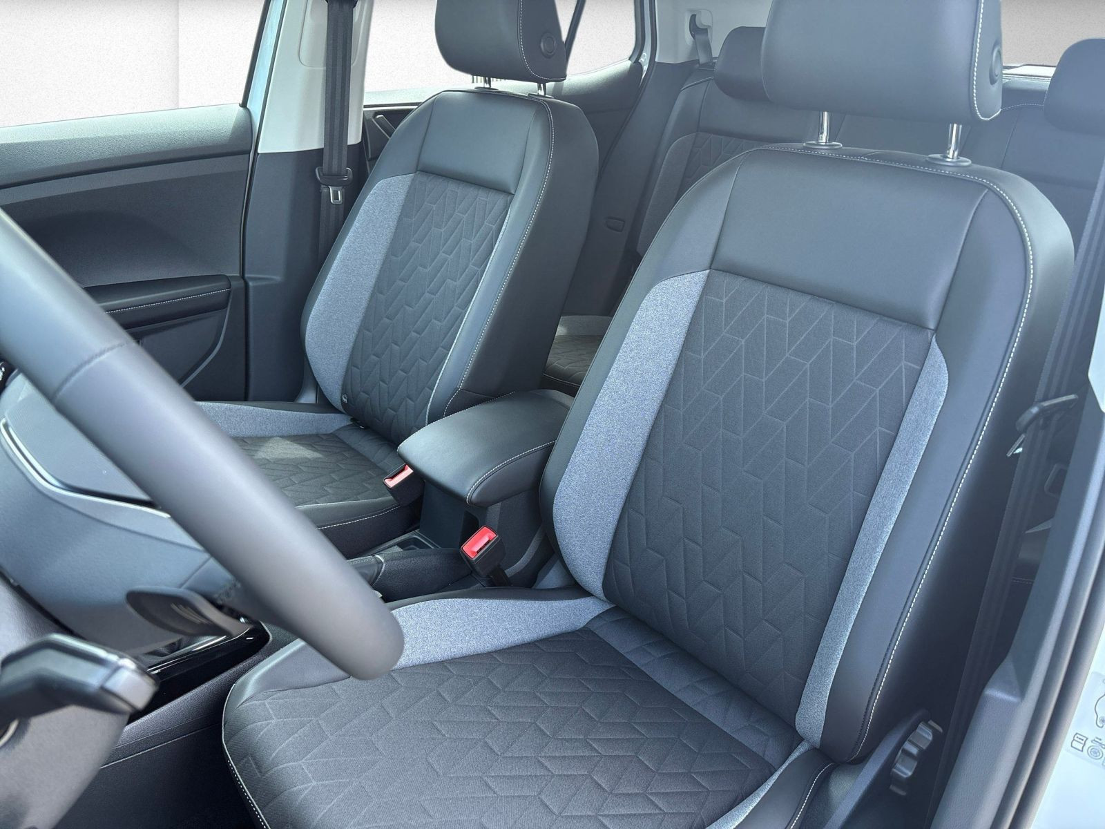 Volkswagen - T-Cross_11