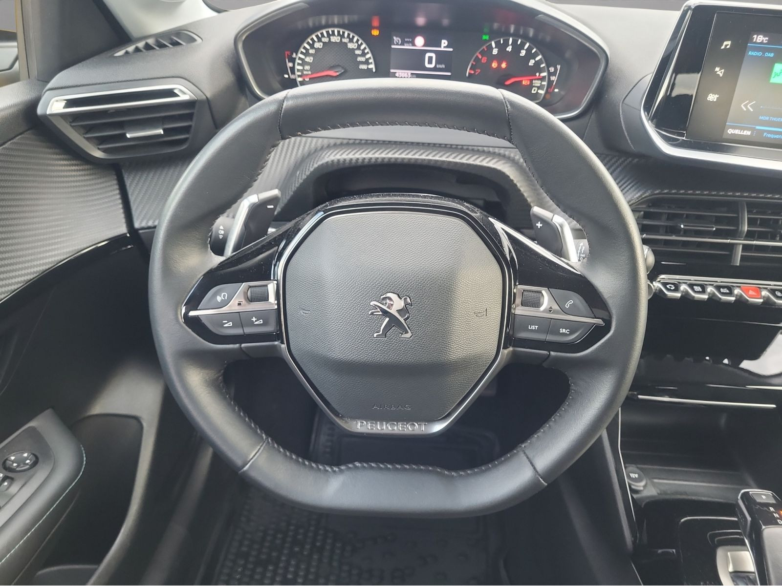 Peugeot - 208_12