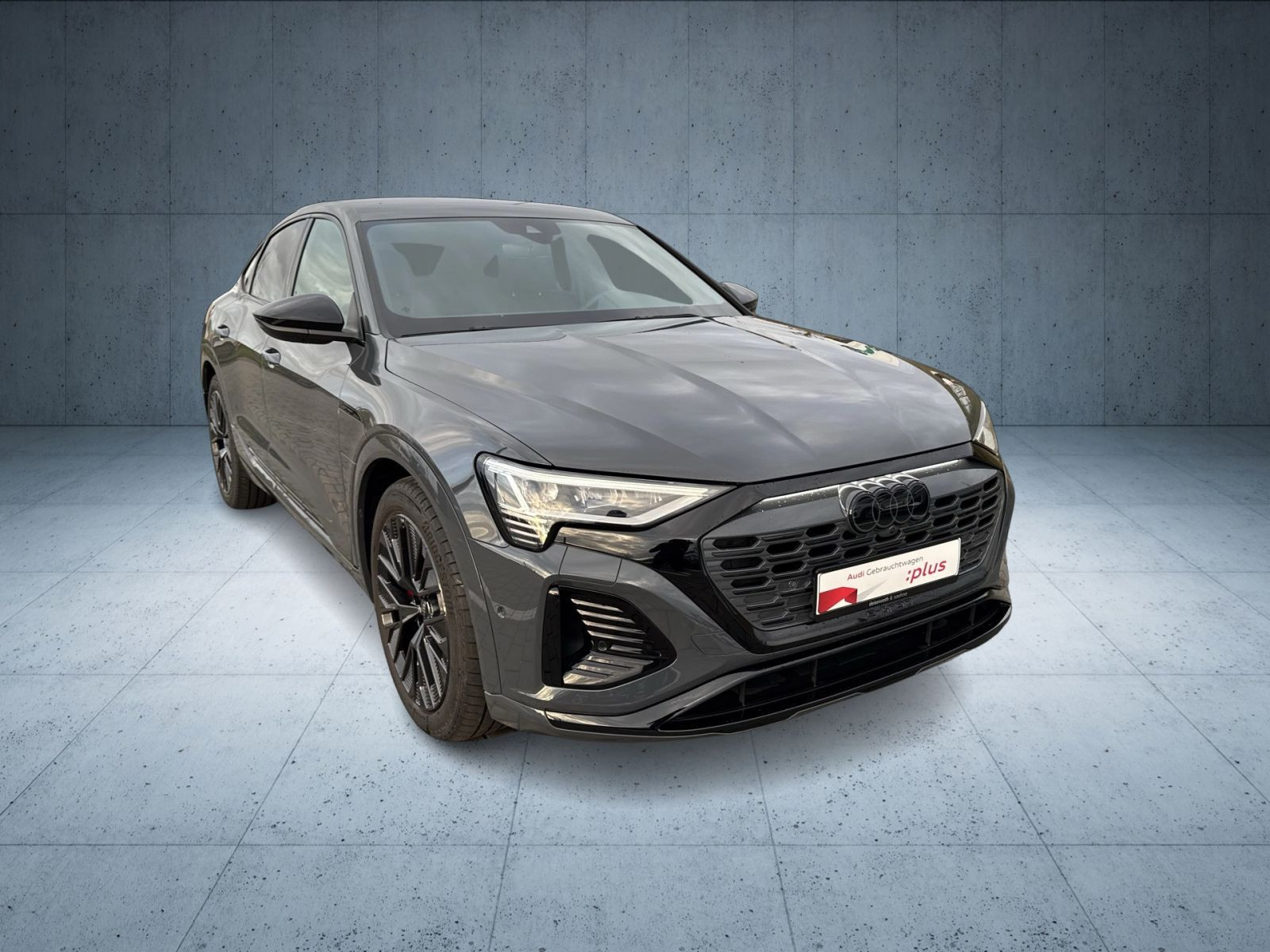 Audi - Q8 Sportback e-tron_28