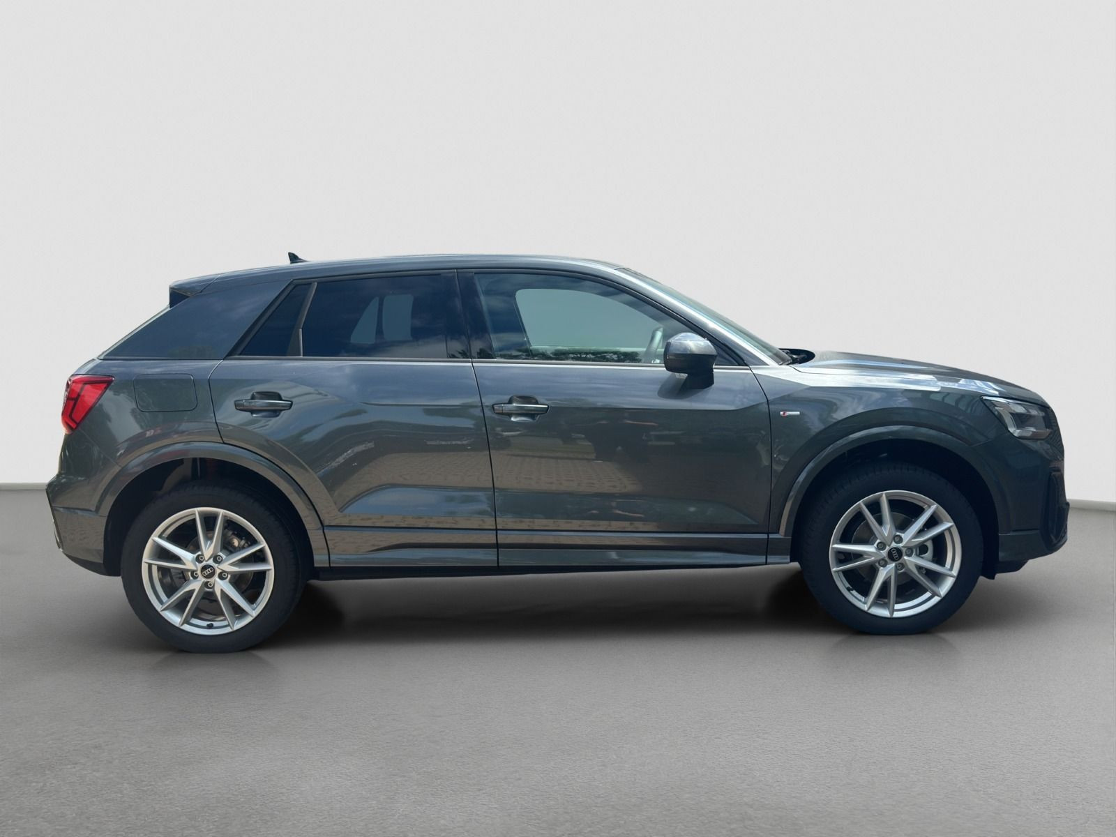 Audi - Q2_9