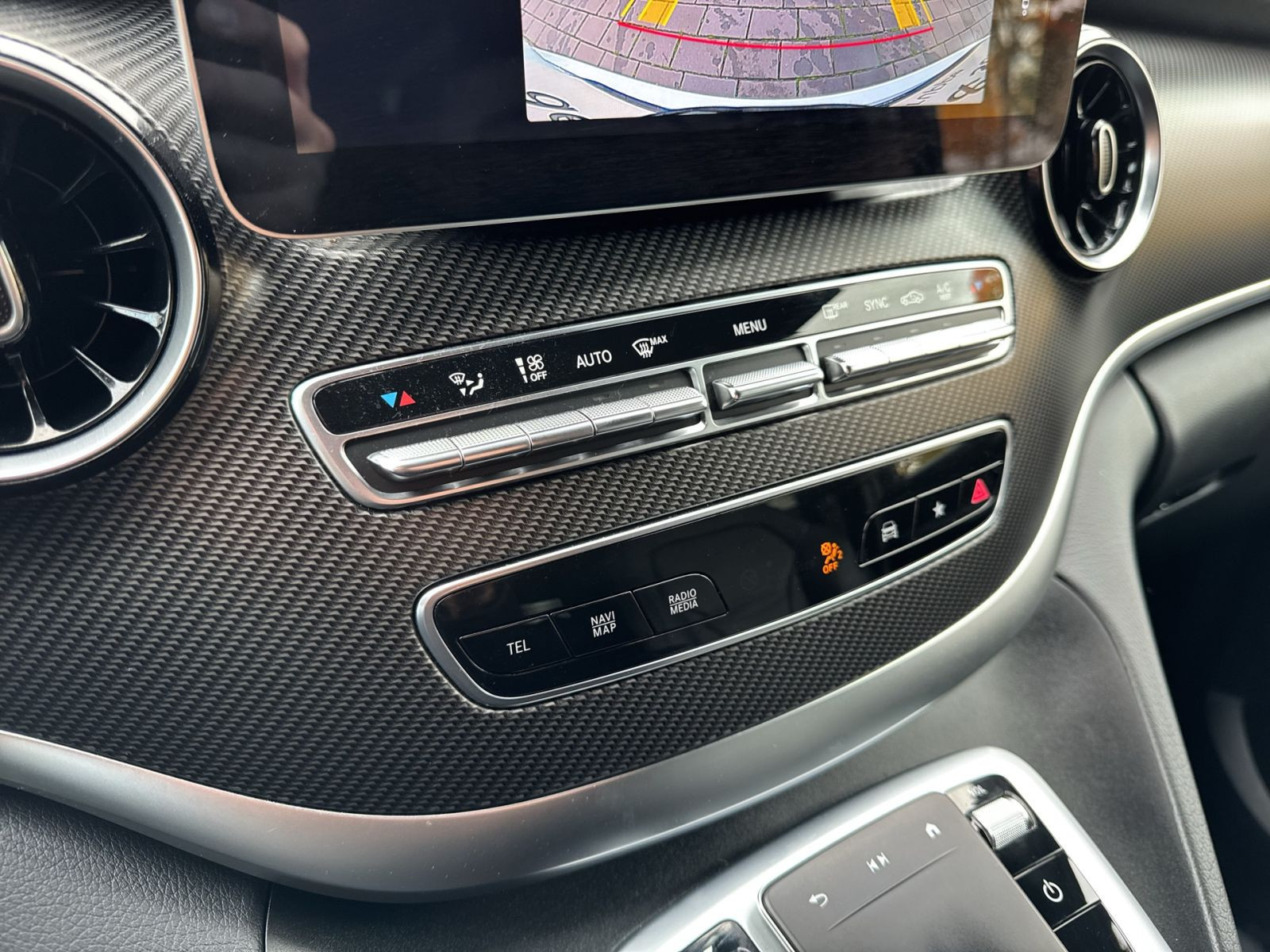 Mercedes-Benz - V 300_27