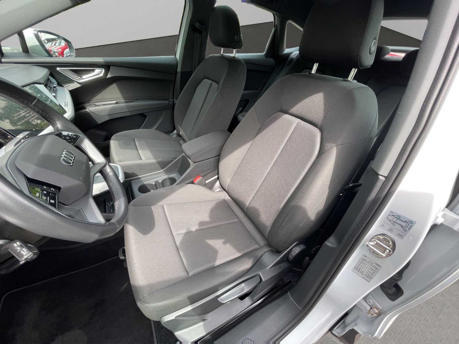 Audi - Q4 Sportback e-tron_11