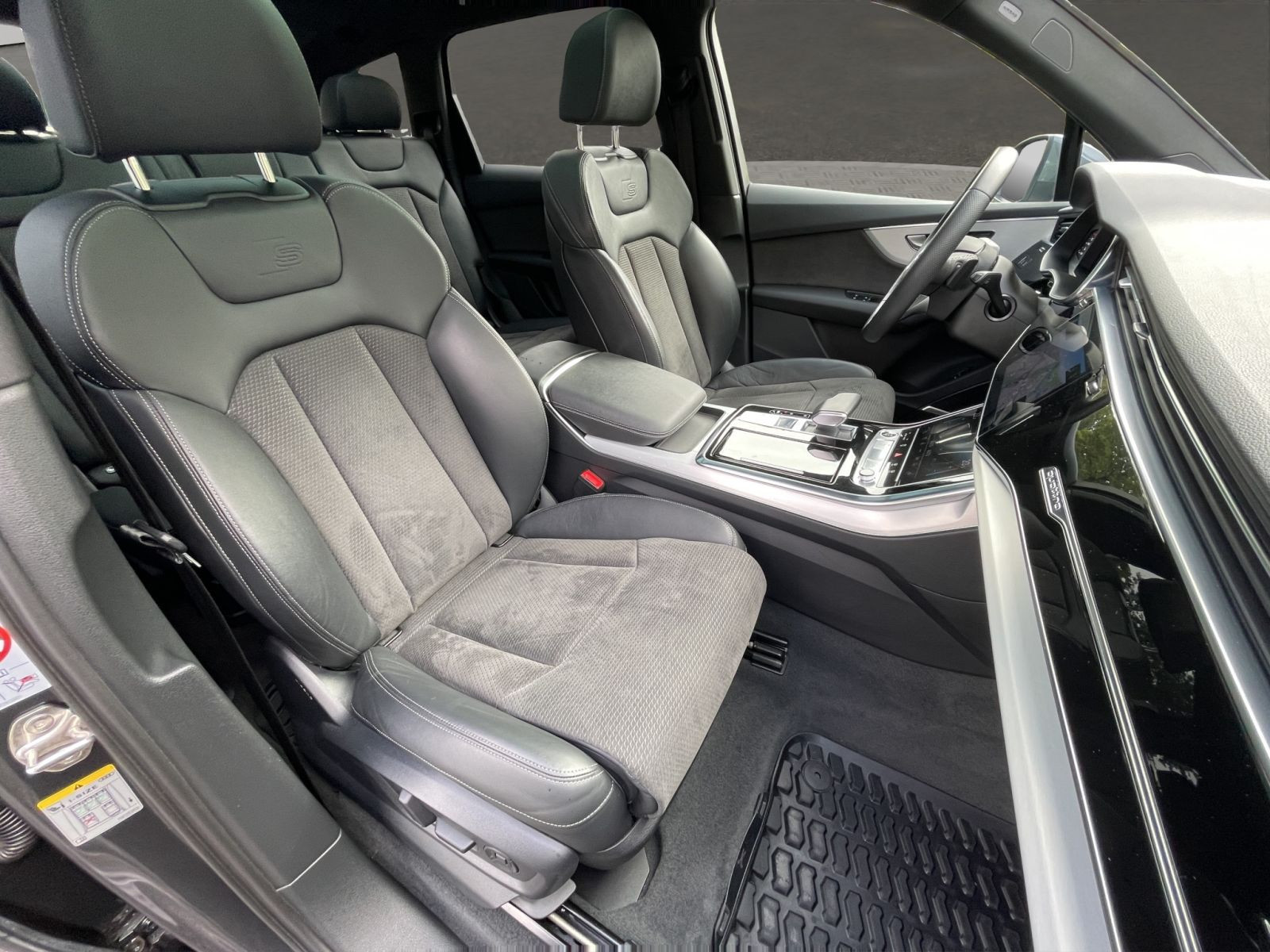 Audi - Q7_19